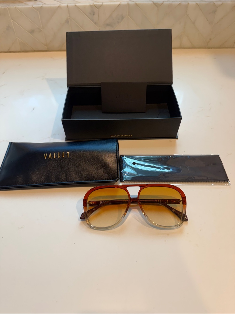VALLEY Bang Eyewear-Two-Tone Brown Gradient Sunglasses